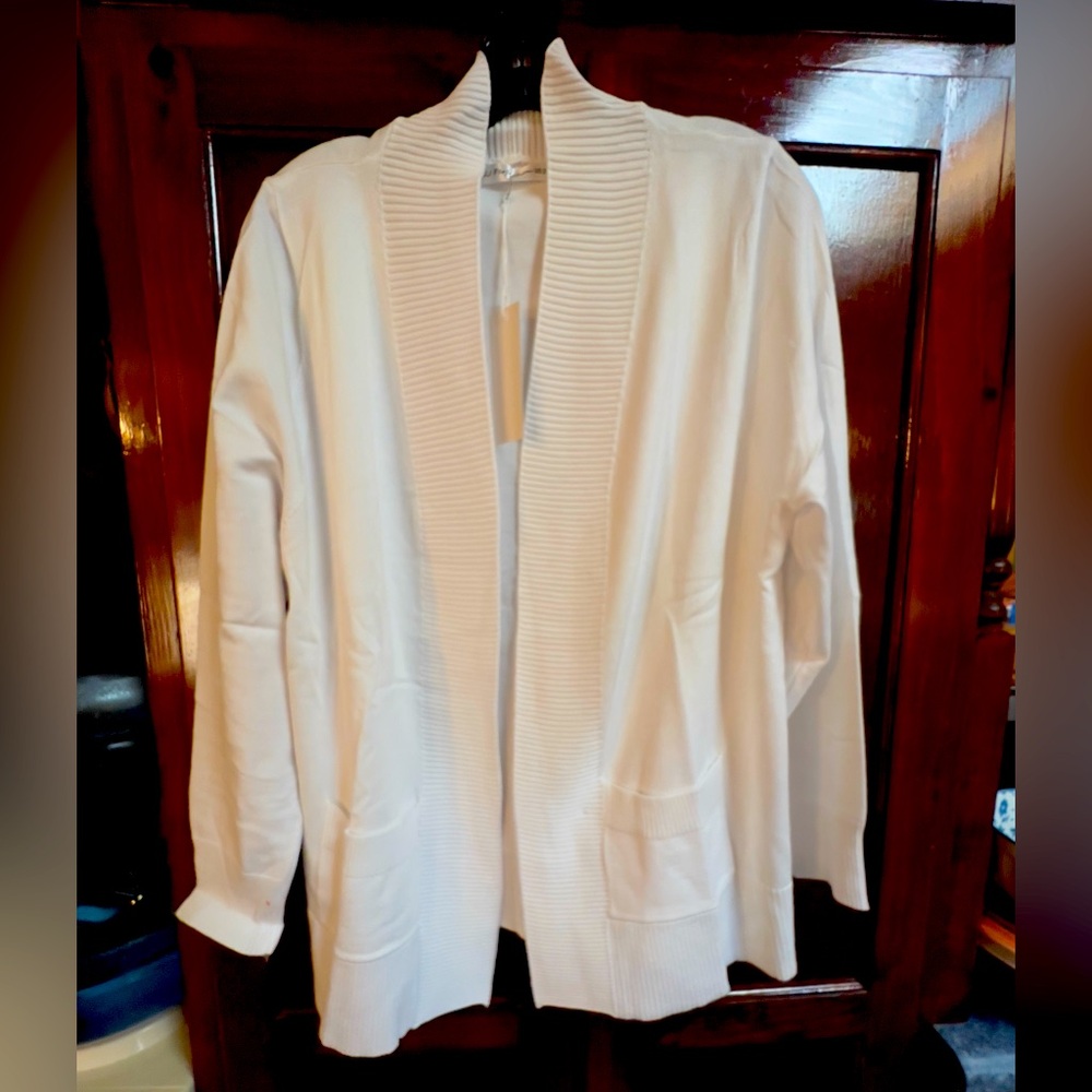 Women’s size 2X JJ perfection white sweater with pockets